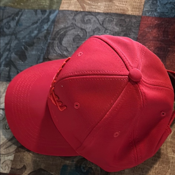 Red Cap - Picture 6 of 6
